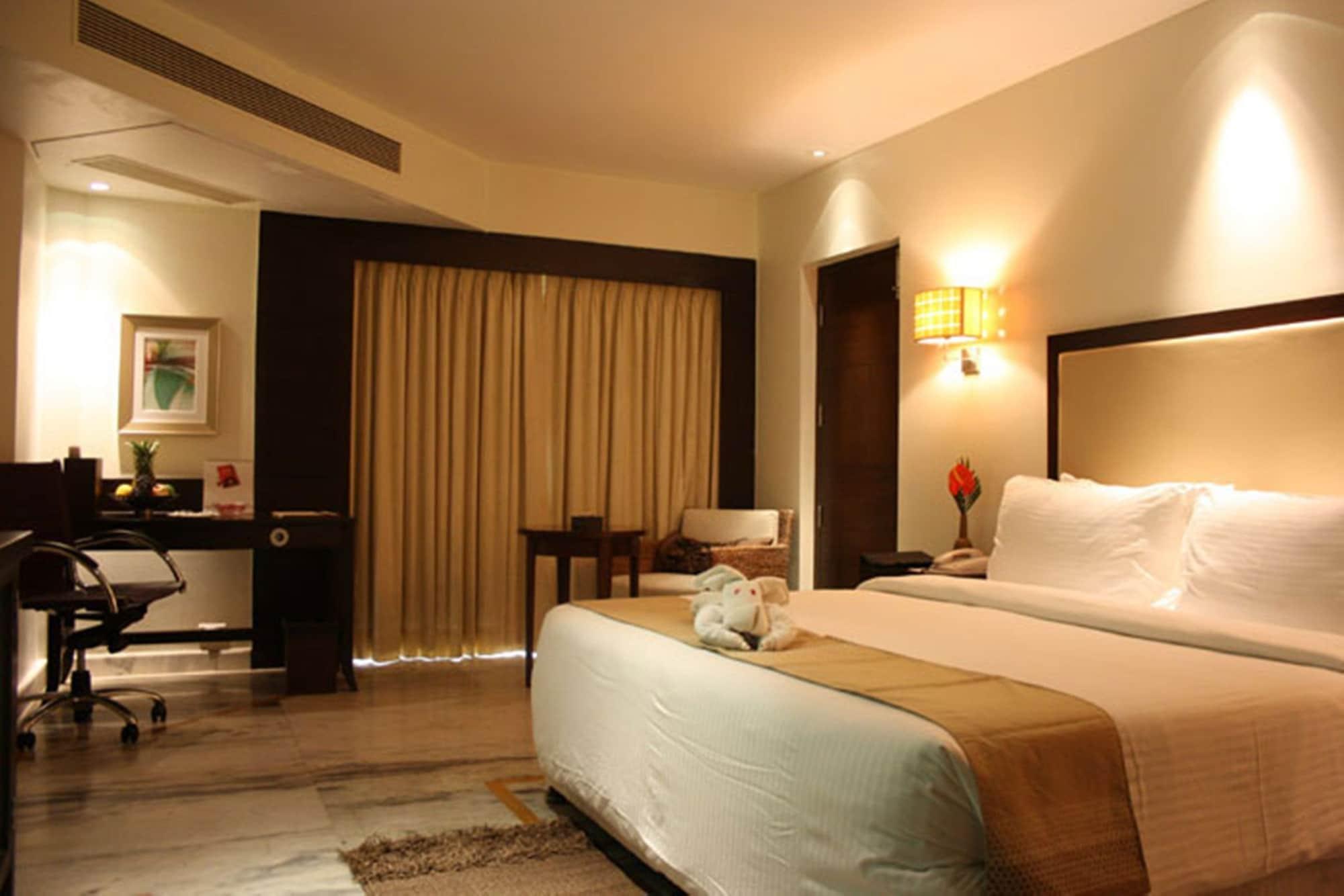 Royal Orchid Central Kireeti Hampi, Hospet Exteriör bild