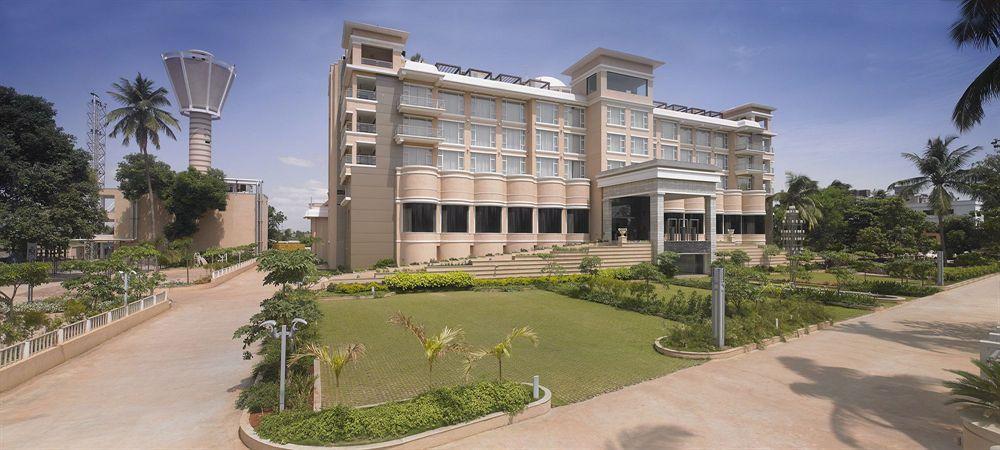 Royal Orchid Central Kireeti Hampi, Hospet Exteriör bild