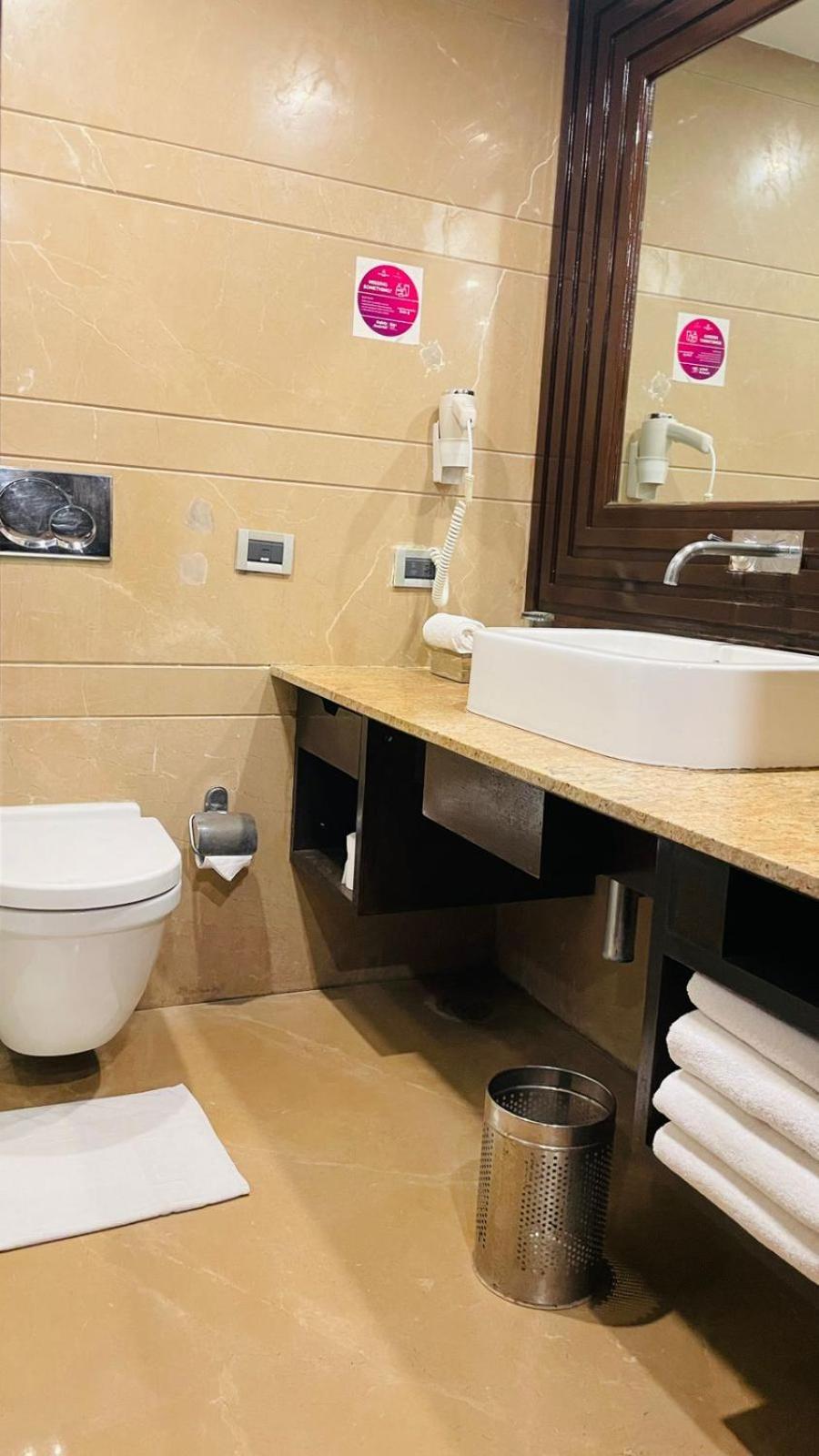 Royal Orchid Central Kireeti Hampi, Hospet Exteriör bild