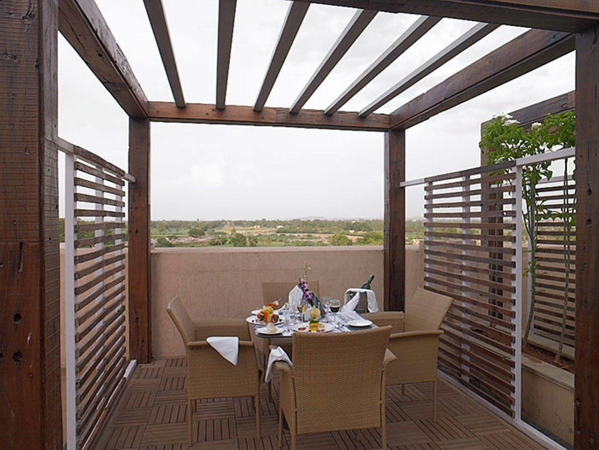 Royal Orchid Central Kireeti Hampi, Hospet Exteriör bild