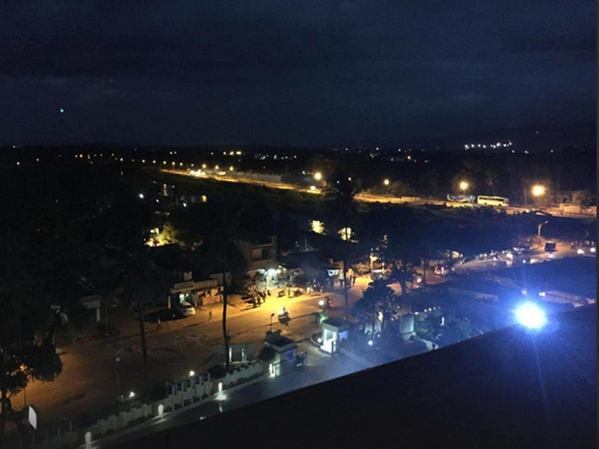 Royal Orchid Central Kireeti Hampi, Hospet Exteriör bild